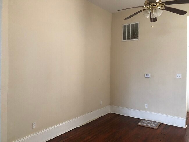 Second room - 505 S Rendon St