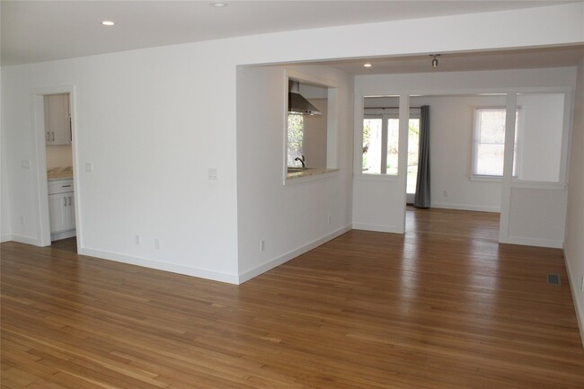 Building Photo - 127 Belleview Ave