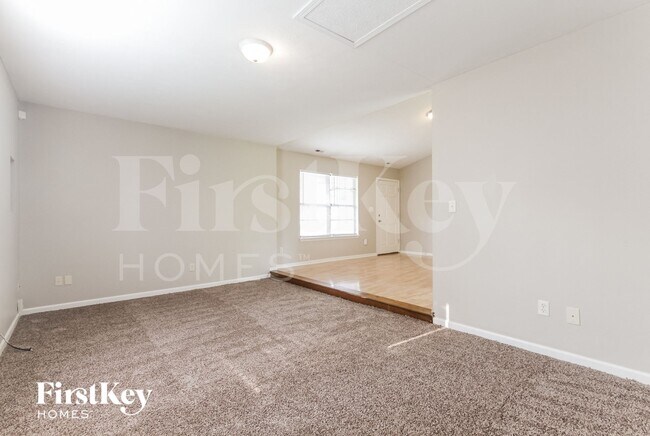 Building Photo - 5613 Simmul Ln