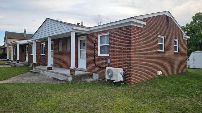 Building Photo - 5903 N Wayne Rd