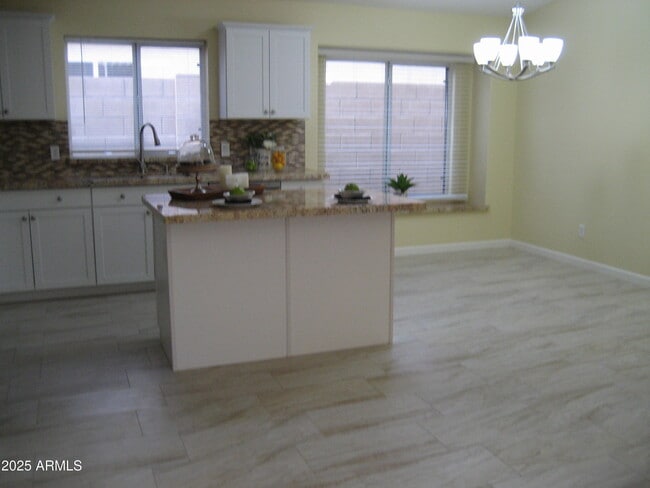 Building Photo - 2108 E Rosemonte Dr