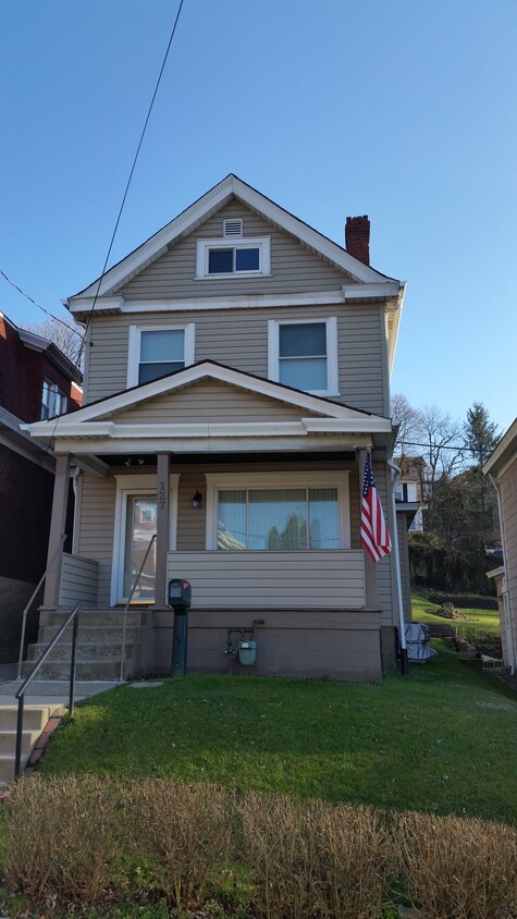 Primary Photo - 127 Merritt Ave