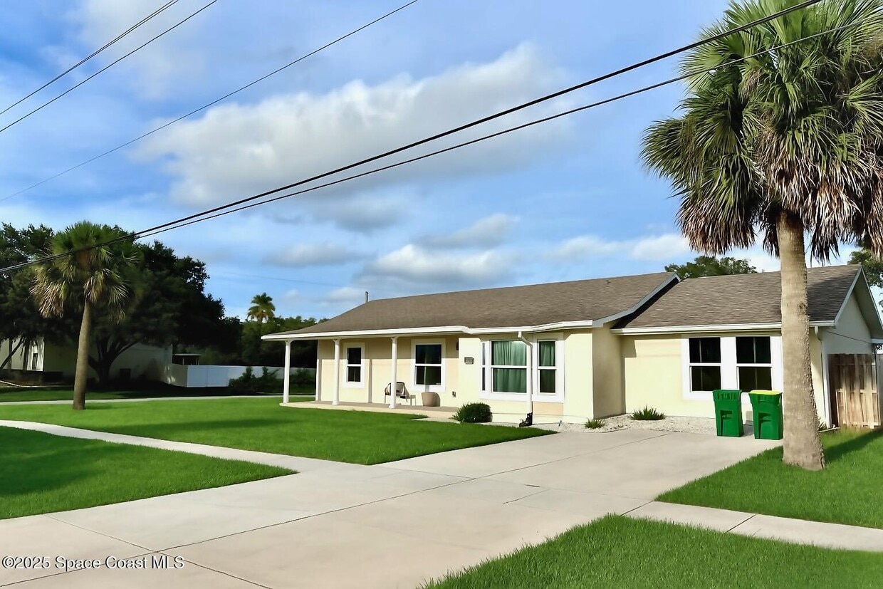 Foto principal - 6365 Homestead Ave