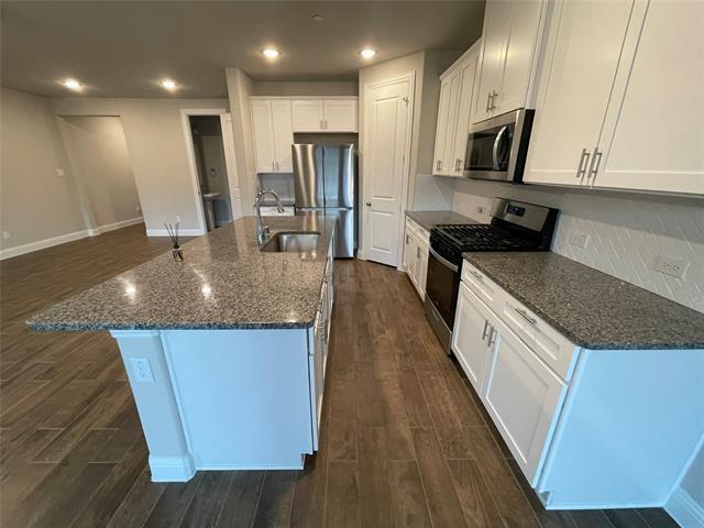 Foto del edificio - 560 Hutchinson Ln