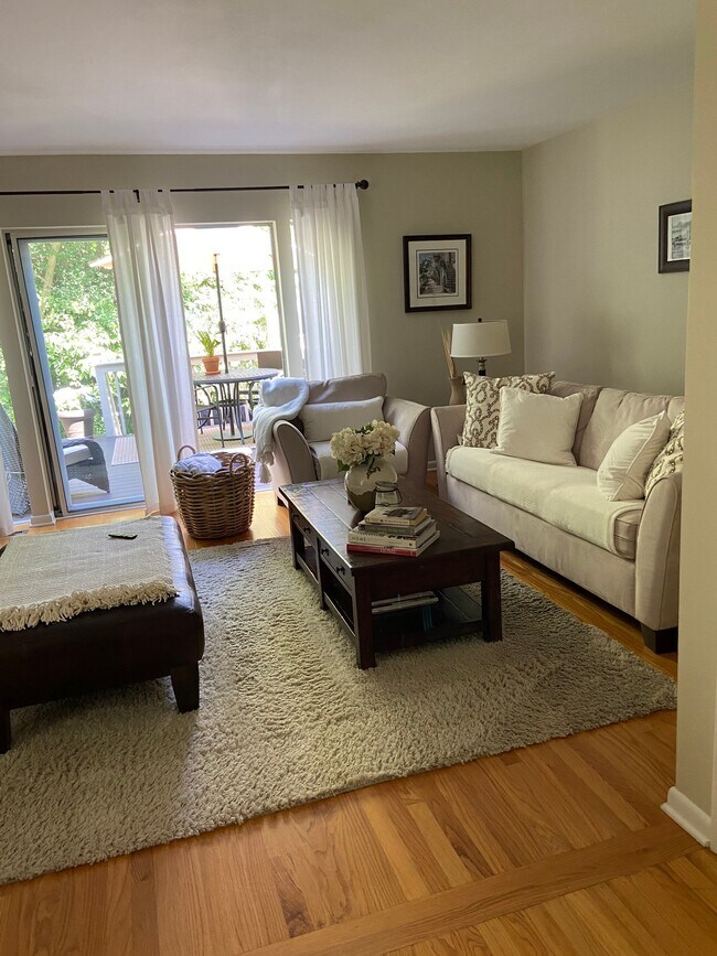 Foto del edificio - 1124 Fern Hollow Dr
