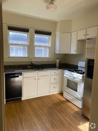 Building Photo - 2516 Beechwood Blvd