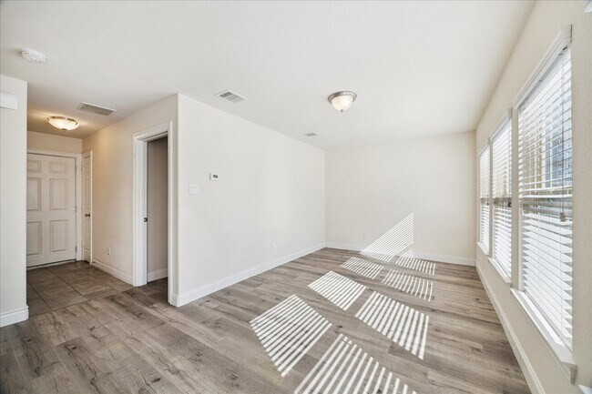 Foto del edificio - 10709 Madden Oaks Pl