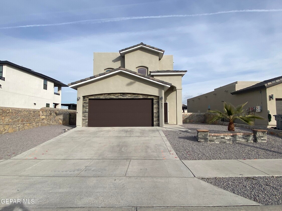 Primary Photo - 7857 Enchanted View Dr
