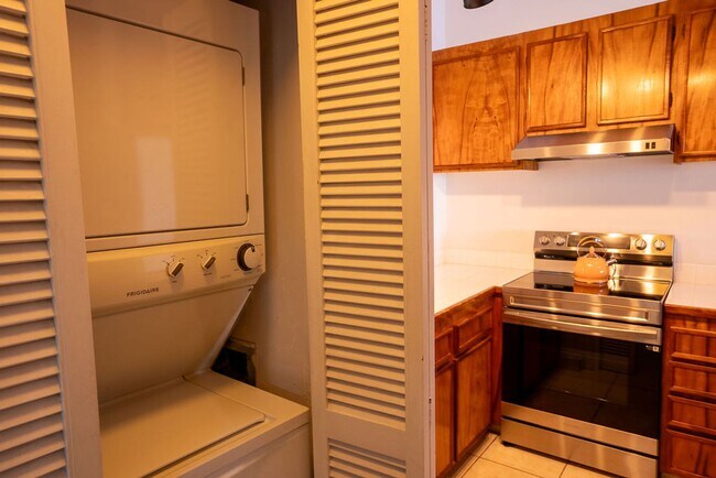 Foto del edificio - Unfurnished 3 bedroom 3 bath condo with oc...
