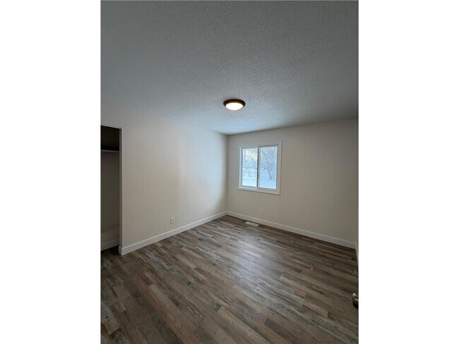 Foto del edificio - 16563 Fishing Ave