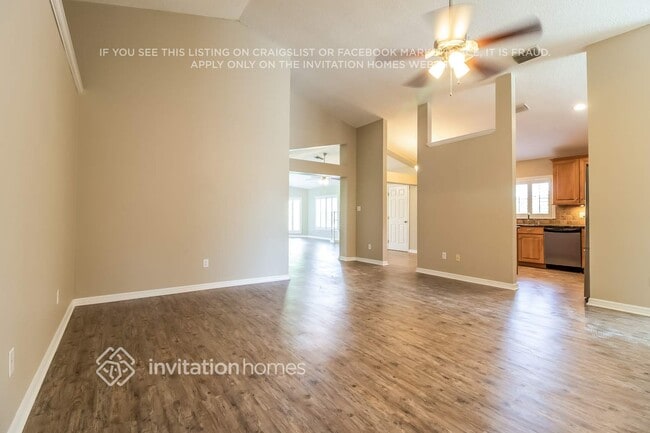 Building Photo - 228 Churchill Dr