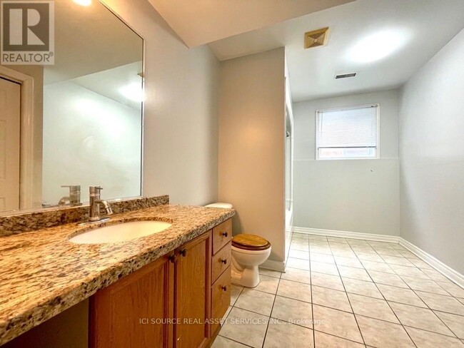 Building Photo - 7153 Kelly Dr