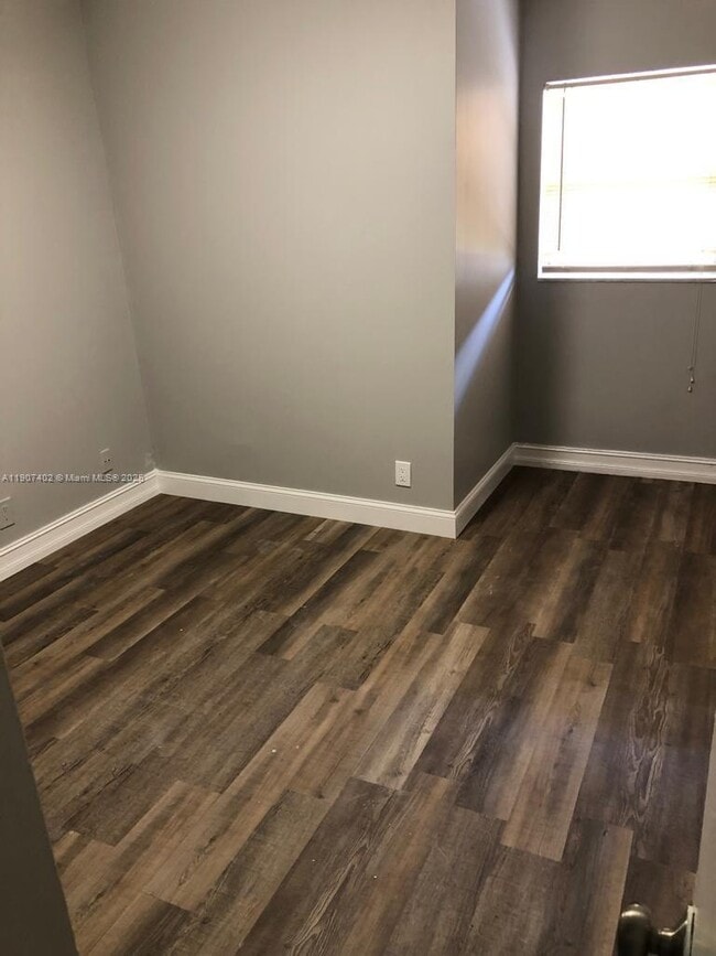 Foto del edificio - 931 SW 80th Ave