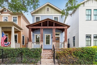 Building Photo - 1017 Waverly St
