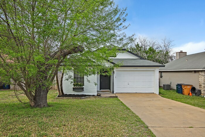 Foto principal - 1303 Dominique Dr