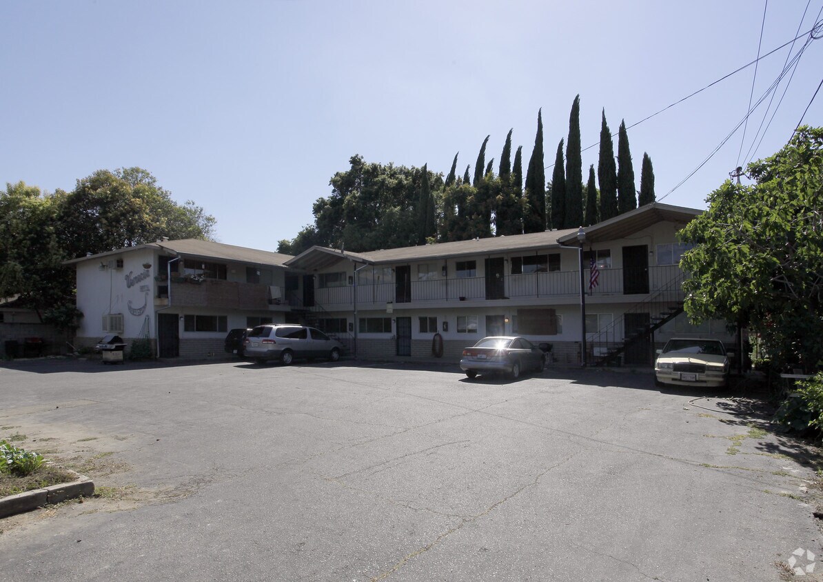 Building Photo - Venecia Apartments