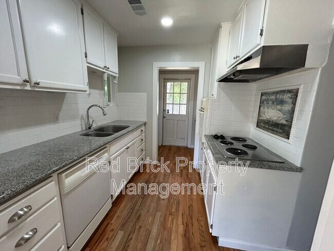 Foto del edificio - 1101 E North Bear Creek Dr