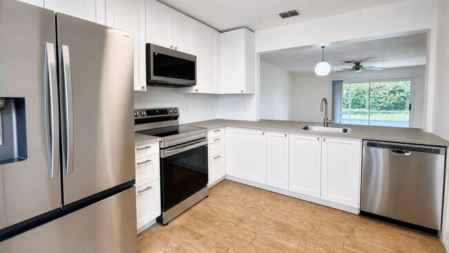 Foto del edificio - 936 Tillery Way