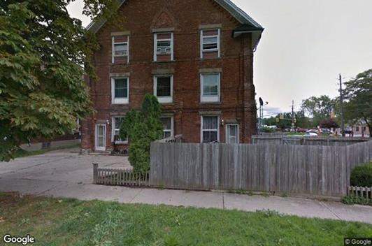 Primary Photo - 136 Victoria St