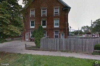 Building Photo - 136 Victoria St