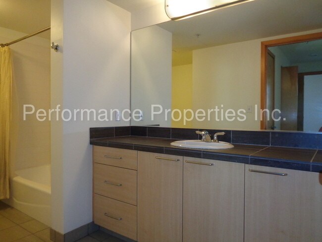 Foto del edificio - 726 NW 11th Ave