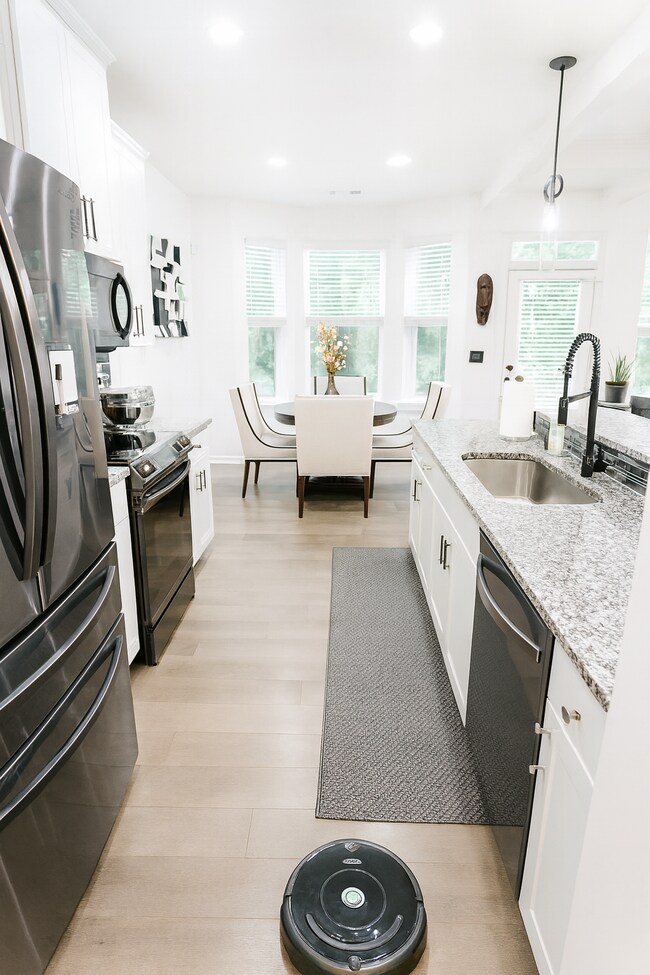 Building Photo - 536 Constellation Overlook SW