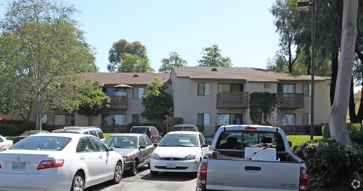 Foto del edificio - Village North Senior Apartment