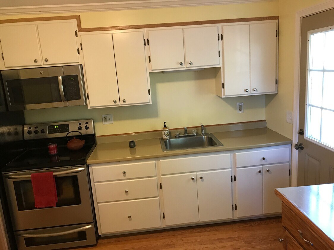 Stainless Steel Appliances - 3 Gary Ct