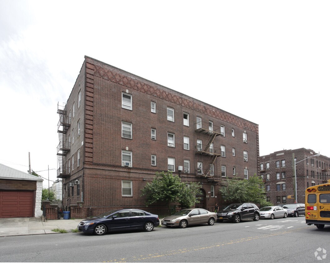 Building Photo - 4615 9th Ave