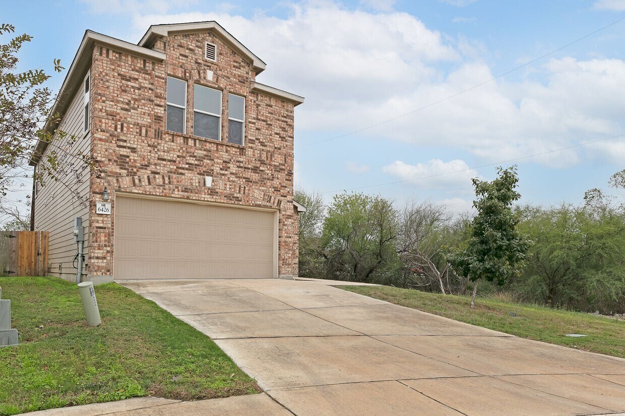 3 br, 2.5 bath House 6426 Gerber Meadow House Rental in San Antonio