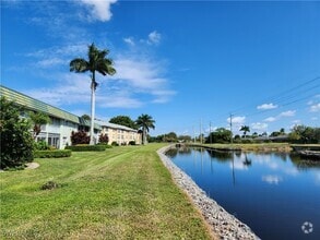 Building Photo - 300 Valley Stream Dr