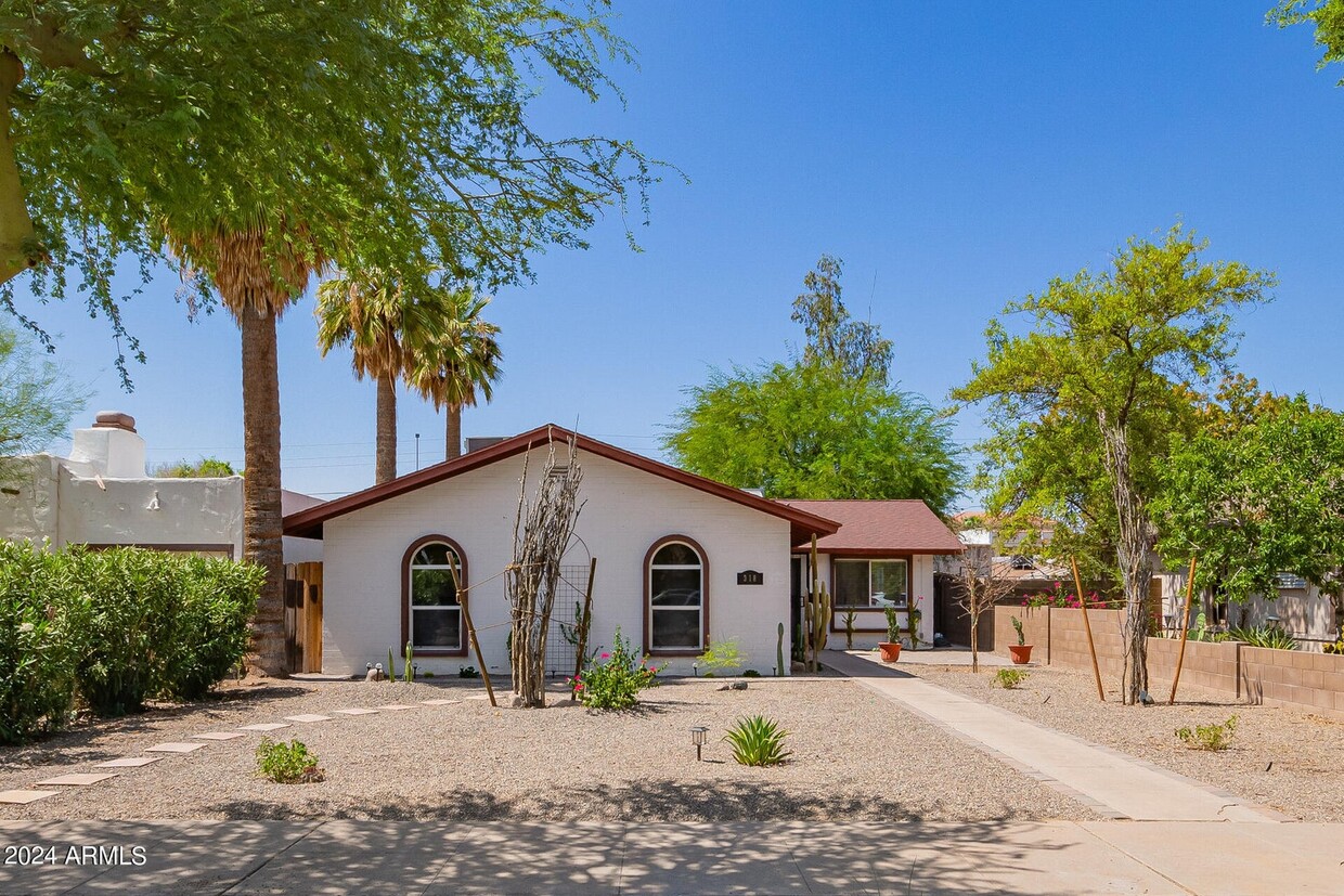 Downtown Chandler Duplex - 318 N Washington St