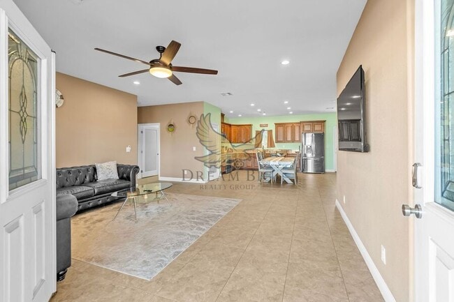 Building Photo - 4615 E St Louis Ave