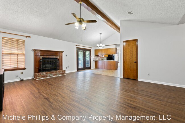 Foto del edificio - 3 br, 2 bath House - 205 Amber Oaks Dr