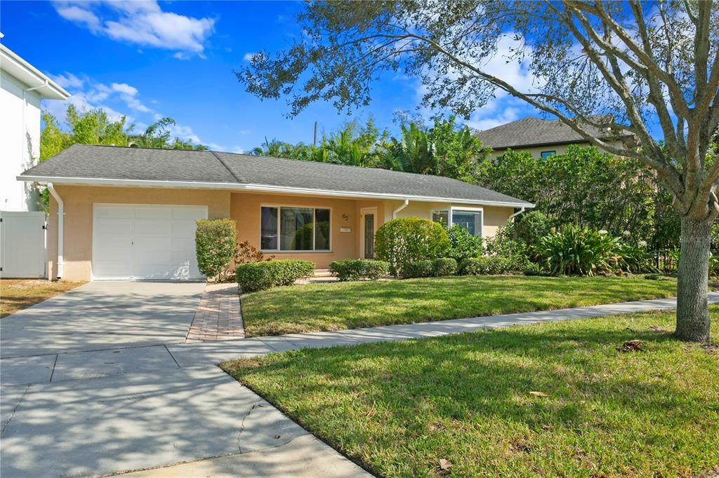 Primary Photo - 65 Bahama Cir
