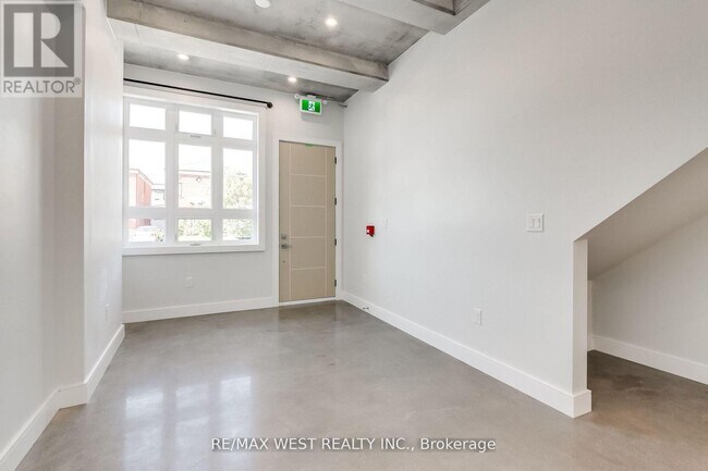 Photo du bâtiment - 1745 Keele St