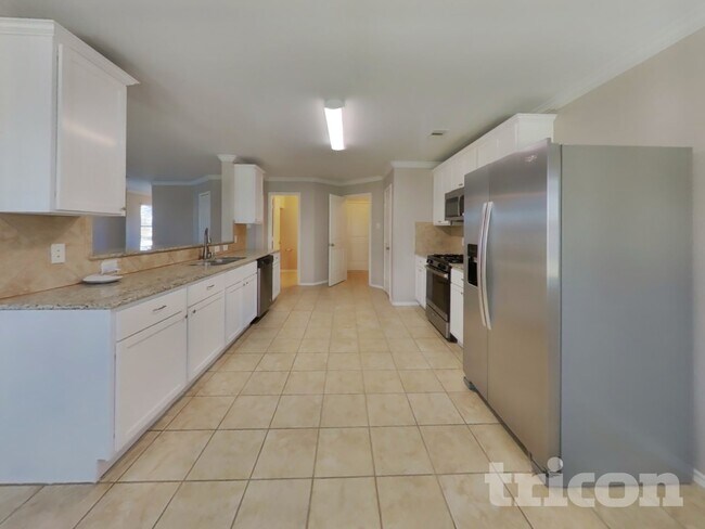 Foto del edificio - 17235 Hawks Landing Dr