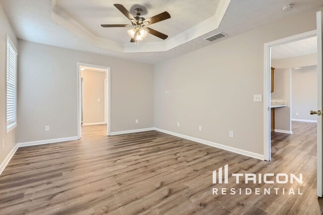 Building Photo - 90 Pebble Ln