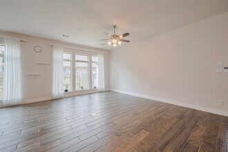 Building Photo - 6906 Montclair Colony Trl