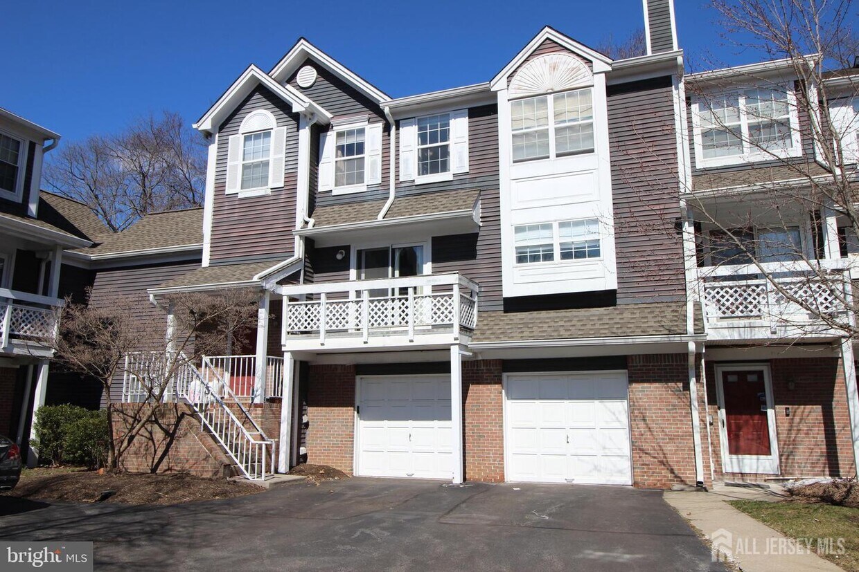 Primary Photo - 9 Halstead Pl
