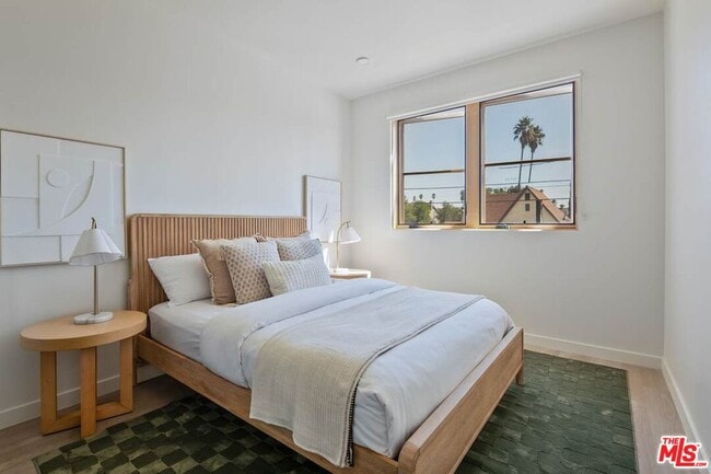 Foto del edificio - 6320 Garvanza Ave