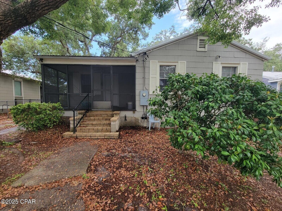 Primary Photo - 3204 W 16th St