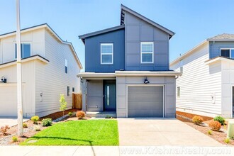 Building Photo - 5503 NE 66th Ave