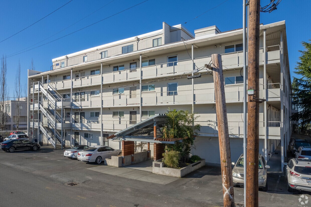Exterior - 201 2nd St S