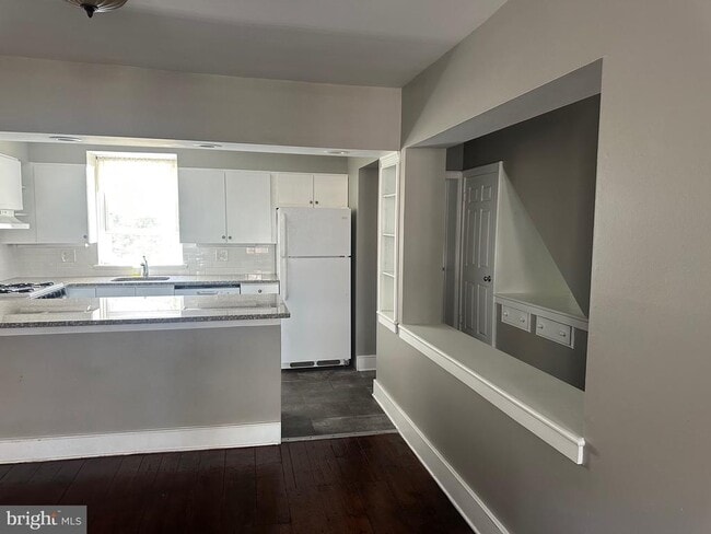 Building Photo - 308 Delancey St