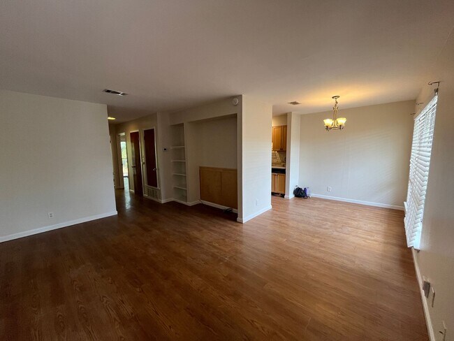 Foto del edificio - Freshly Updated Condo