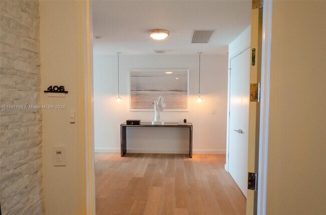 Building Photo - 350 Ocean Dr