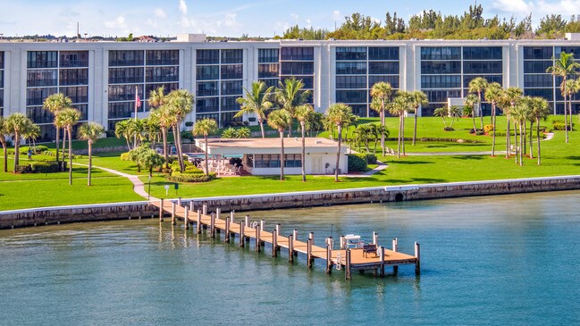 Building Photo - 100  Intracoastal Place 508