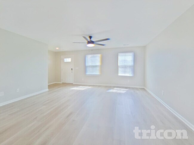 Foto del edificio - 656 McCormick Ln