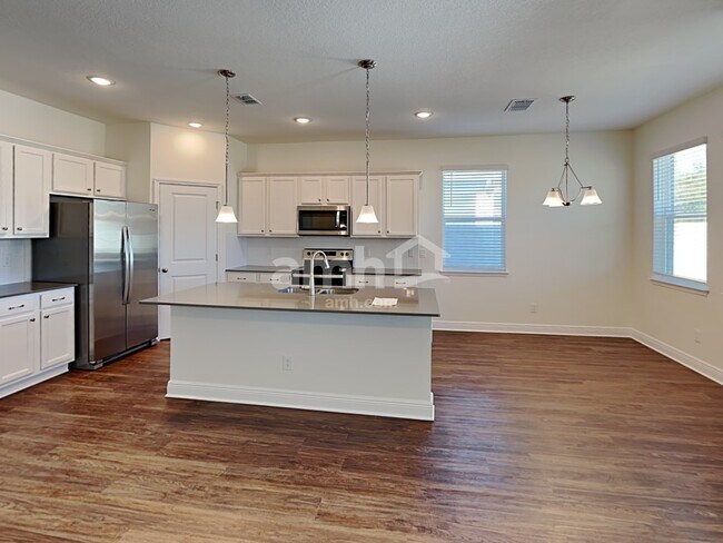 Building Photo - 6552 Atlantic Bch Ave